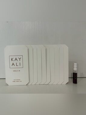 Kayali Vanilla 28 Sample Vial - White